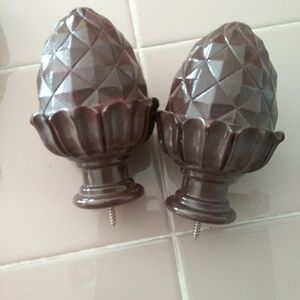 Curtain finials